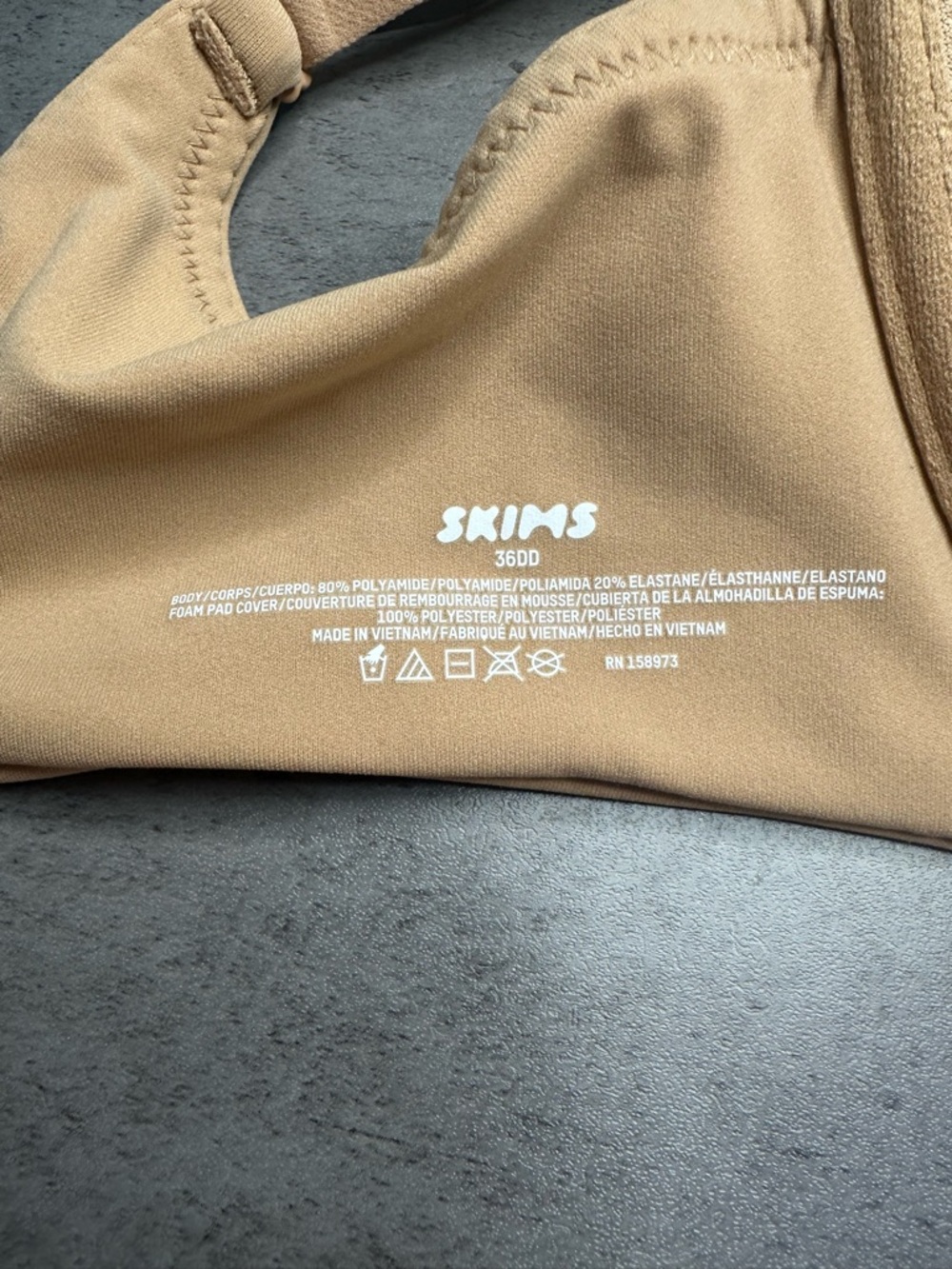 SKIMS Beige Seamless Molded T-Shirt Bra - Picture 2 of 7